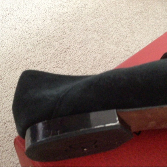 DONALD PLINER HIRO EMBELLISHED FLORAL FLATS—BLACK- SIZE 8.5 M - Picture 9 of 9